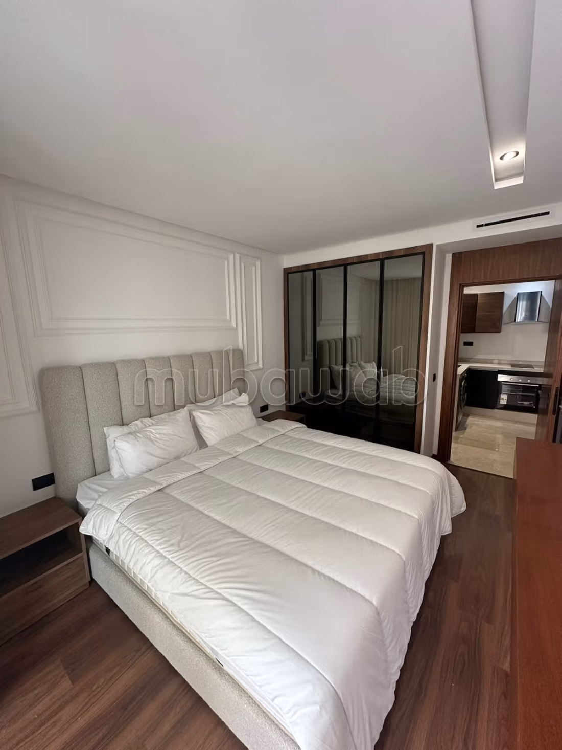Bel appartement en location à Les princesses. 
1 belle chambre. 
Ascenseur et terrasse — 2