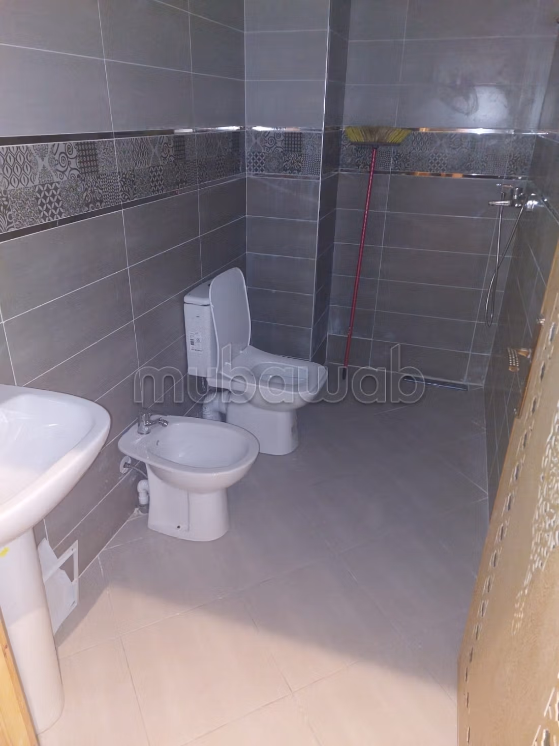 Very nice apartment for rent in Khouribga. Area 90 m². Steel door and double glazing system