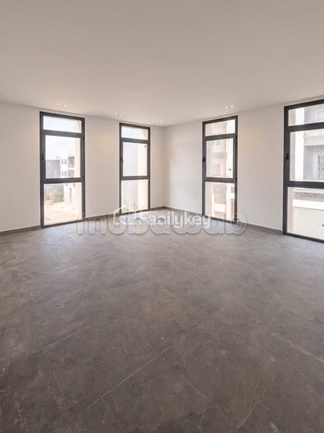 Local comercial de 450 m² en Dar Bouazza