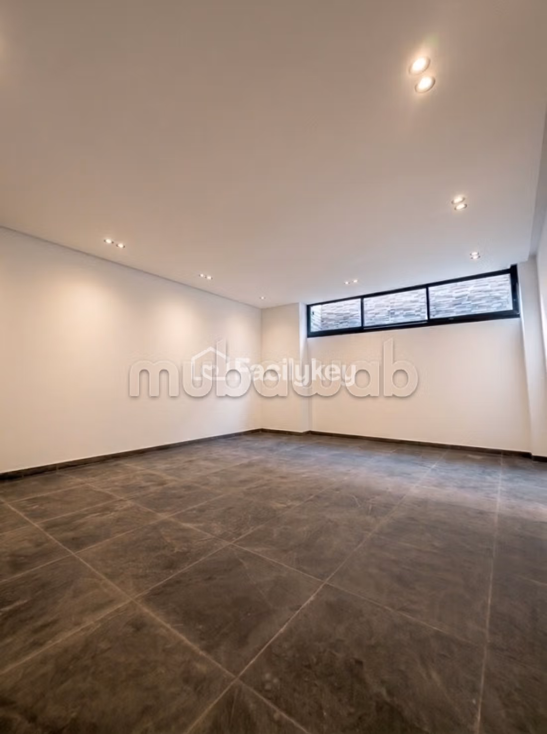 Local comercial de 450 m² en Dar Bouazza