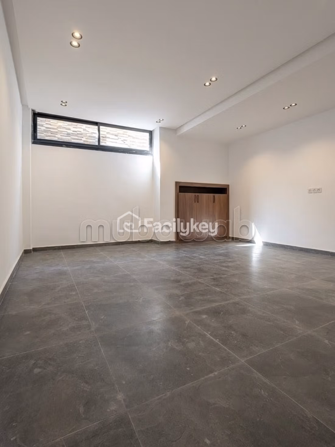 Local comercial de 450 m² en Dar Bouazza