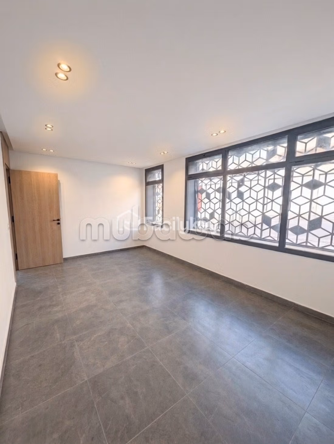 Local comercial de 450 m² en Dar Bouazza