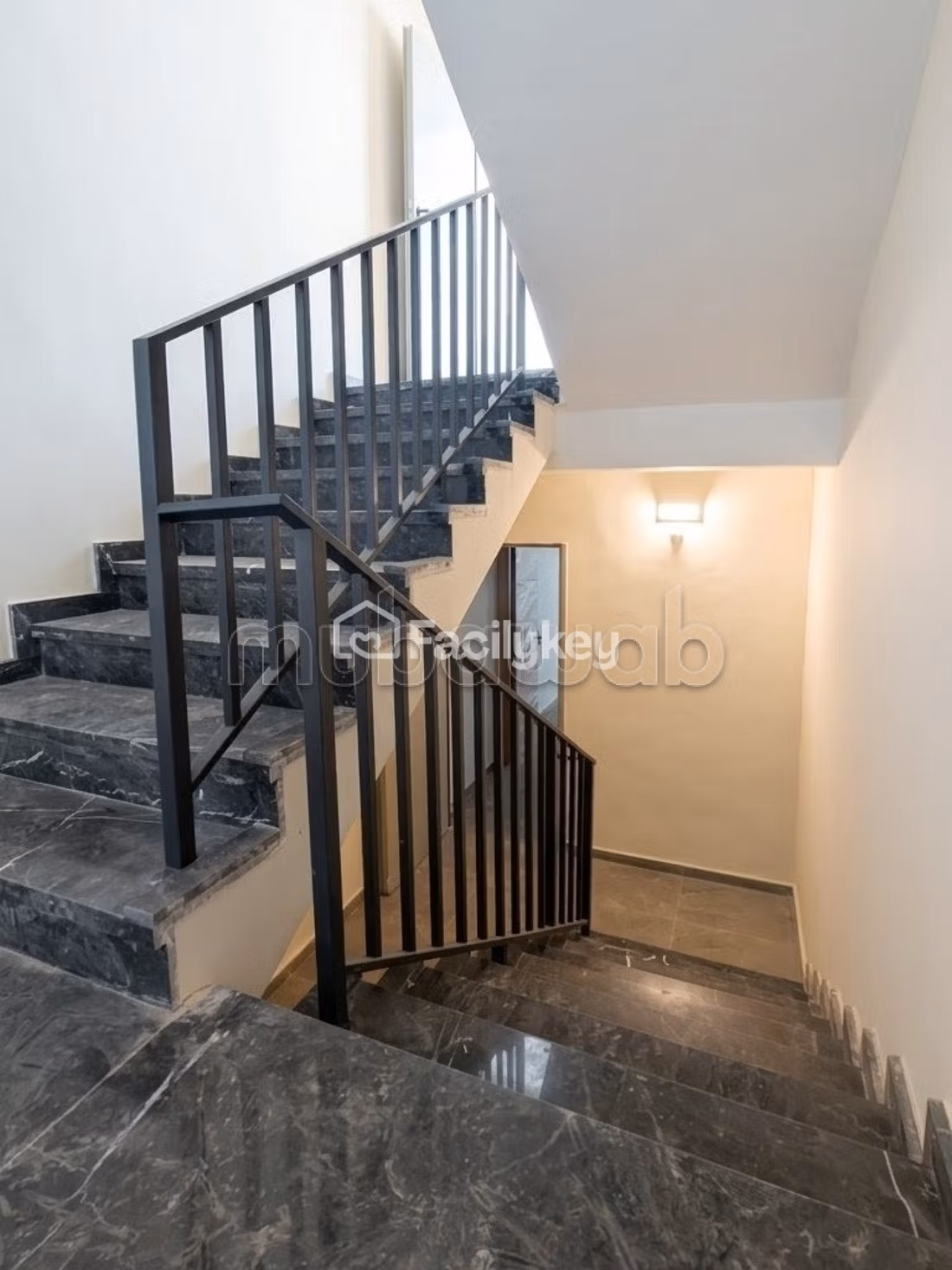 Local comercial de 450 m² en Dar Bouazza