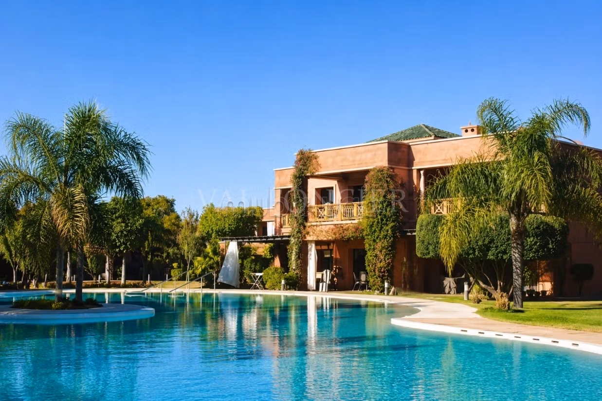 Location Rez de Jardin Moderne semi meublé 3Chambres avec terrasses,
Marrakech