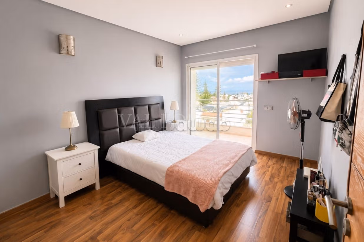 Location Superbe Appartement Meublé 3Chambres avec terrasse 
Ain Diab, Casablanca