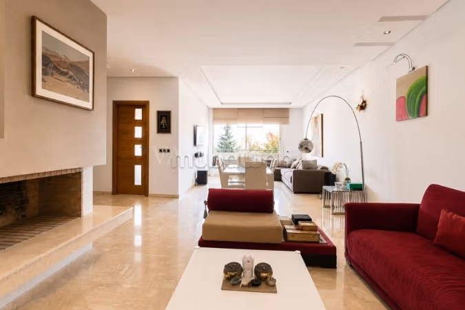 Prachtige Locatie Gemeubileerd Appartement 3 Slaapkamers met Terrasse Ain Diab, Casablanca