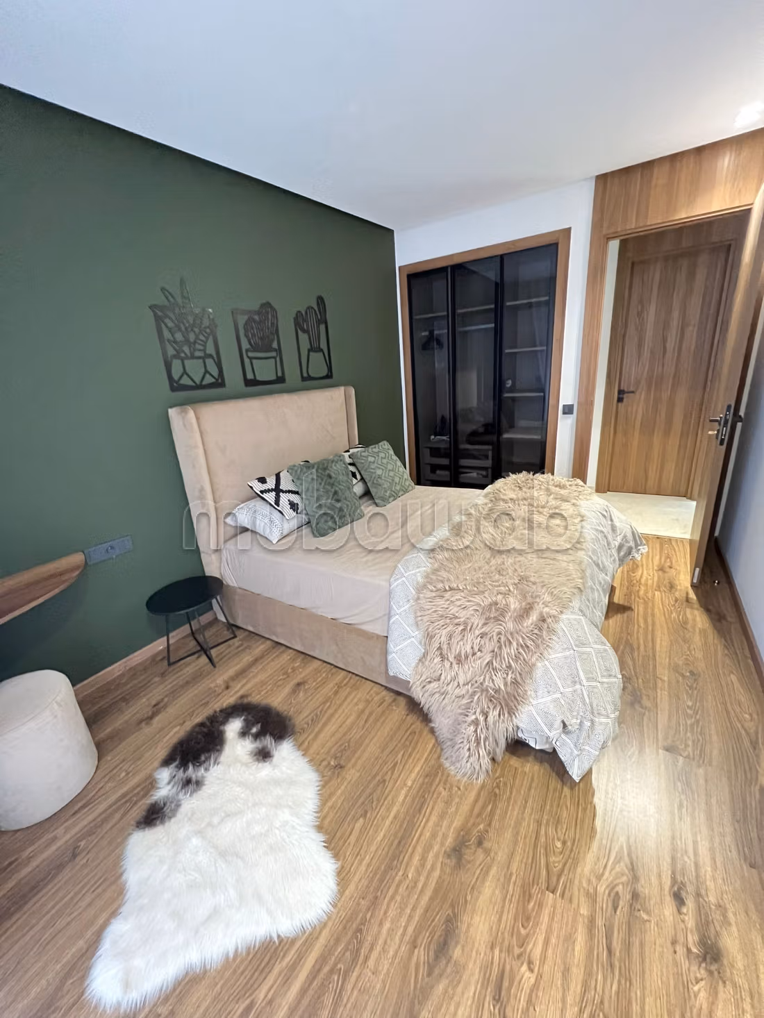 Location d'un appartement à Les Hôpitaux.
Surface totale 49 m².
Bien meublé — 3