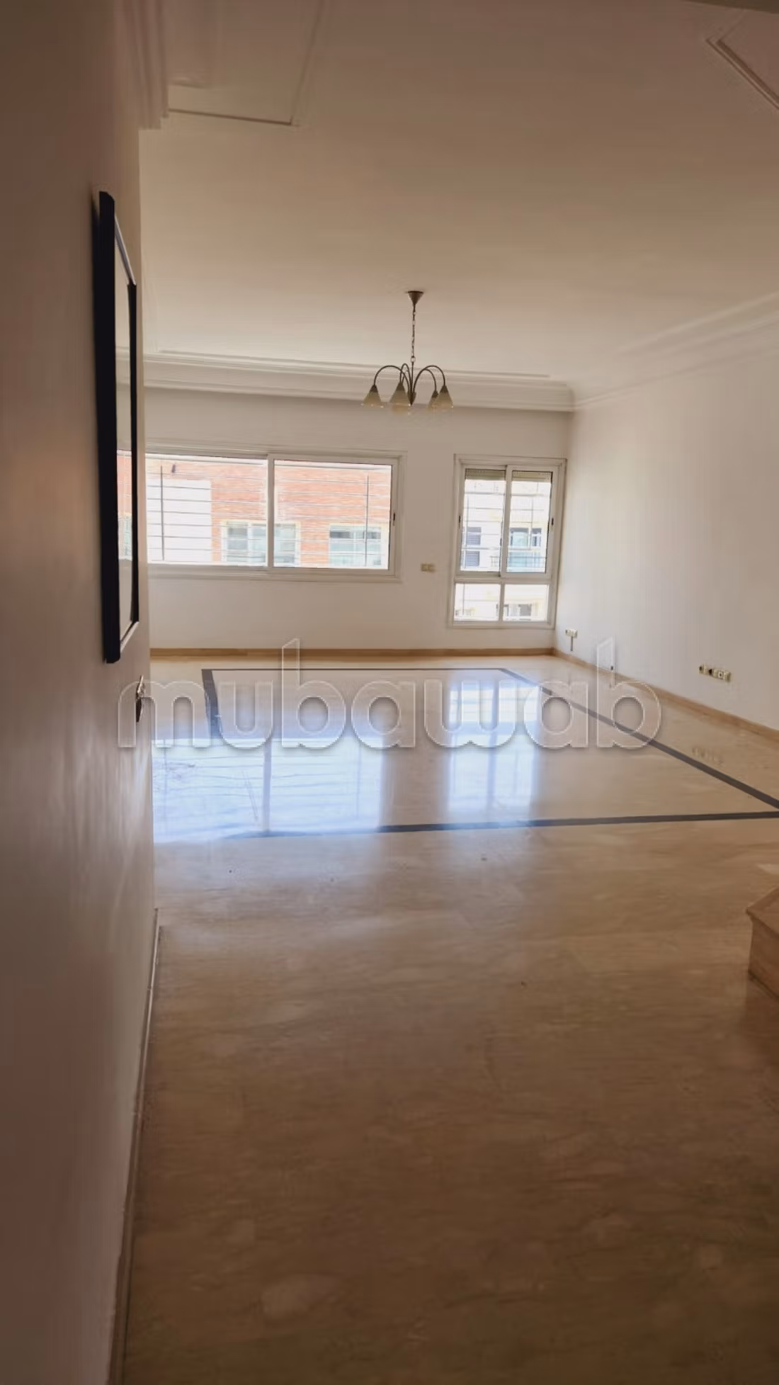 Location Magnifique appartement vide au dernier étage à racine — 3