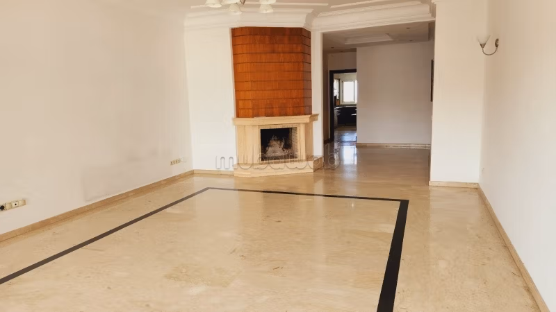 Location Magnifique appartement vide au dernier étage à racine