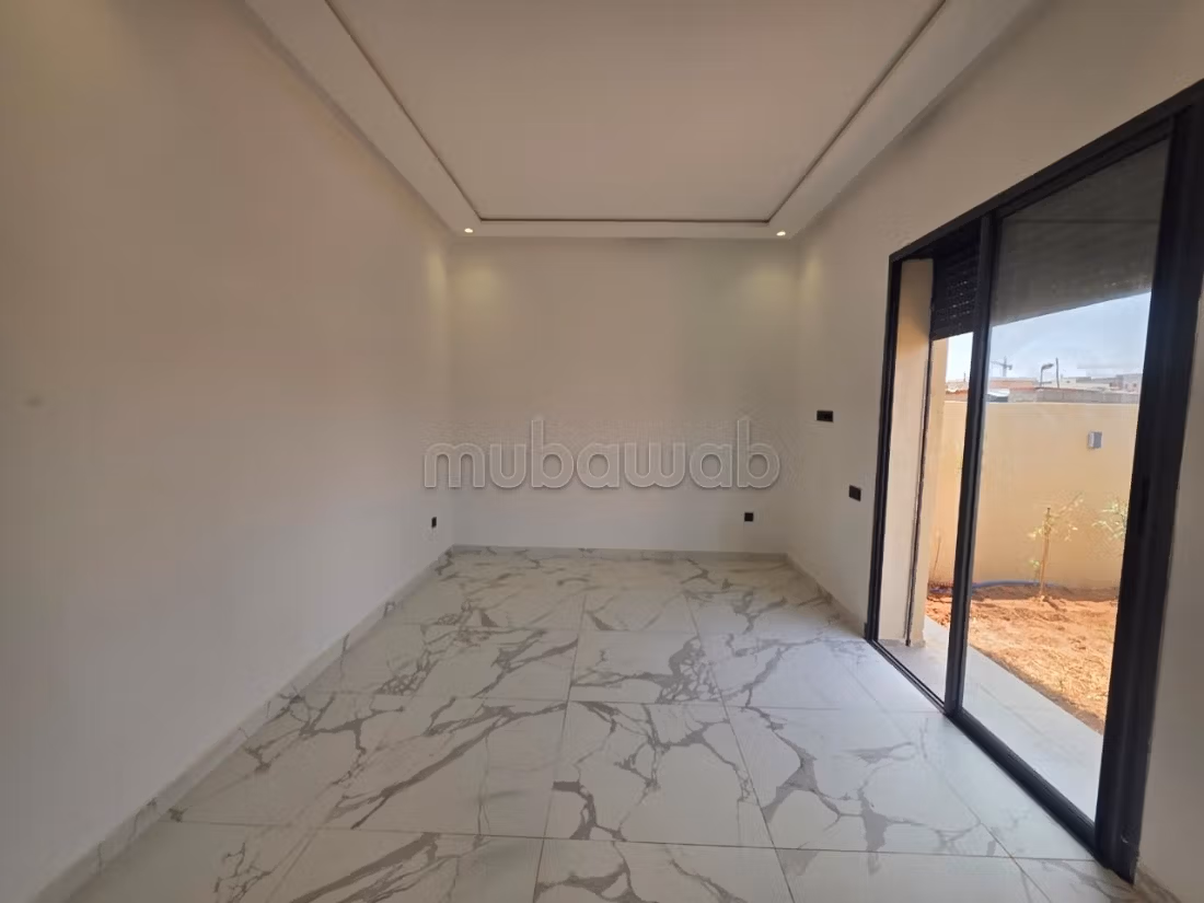 A vendre magnifique villa route d'amzmiz 
8km/kech