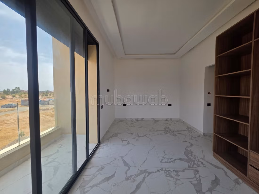 A vendre magnifique villa route d'amzmiz 
8km/kech