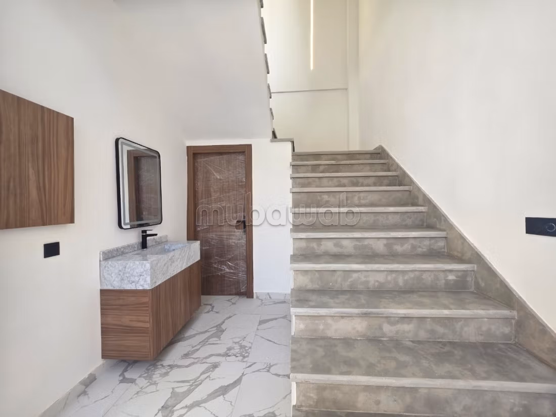 A vendre magnifique villa route d'amzmiz 
8km/kech