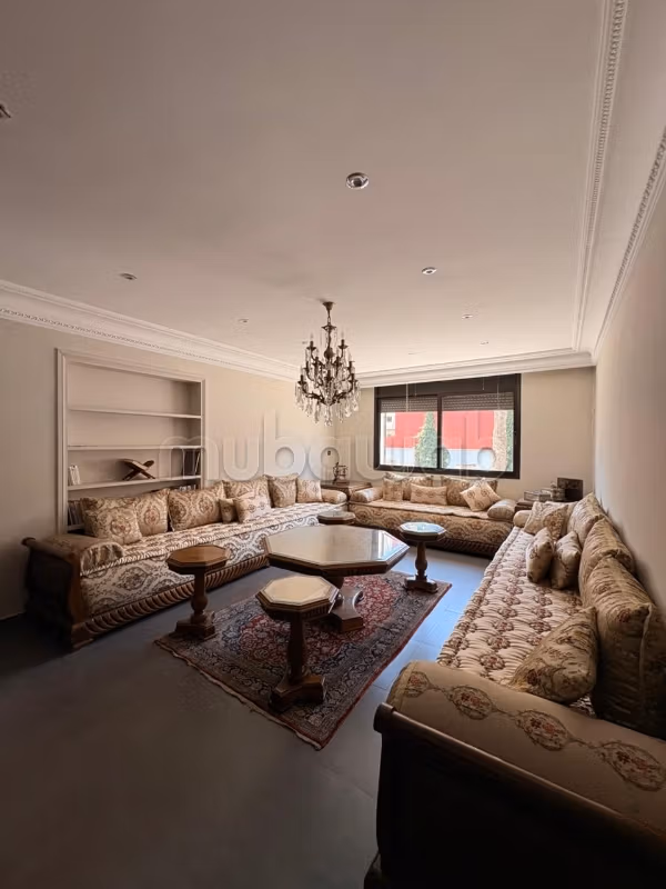 A VENDRE Bel Appartement rénové sur Maarif EXT