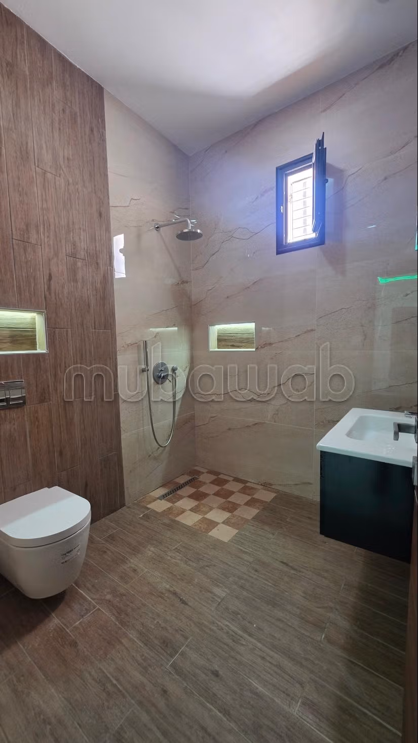 Location villa de haut standing à Midoun. Surface de 550 m². Climatisation et piscine