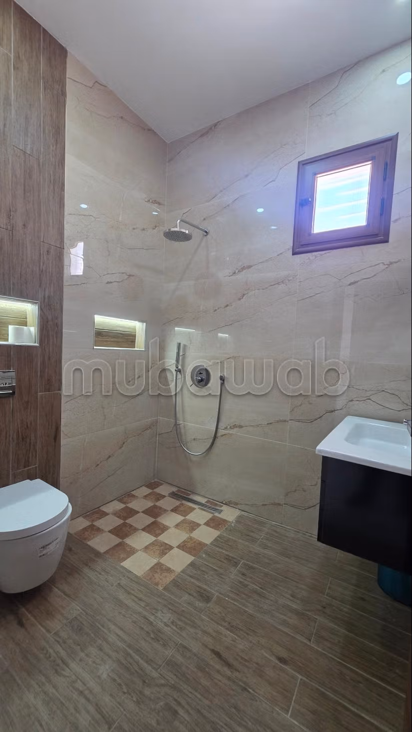 Location villa de haut standing à Midoun. Surface de 550 m². Climatisation et piscine