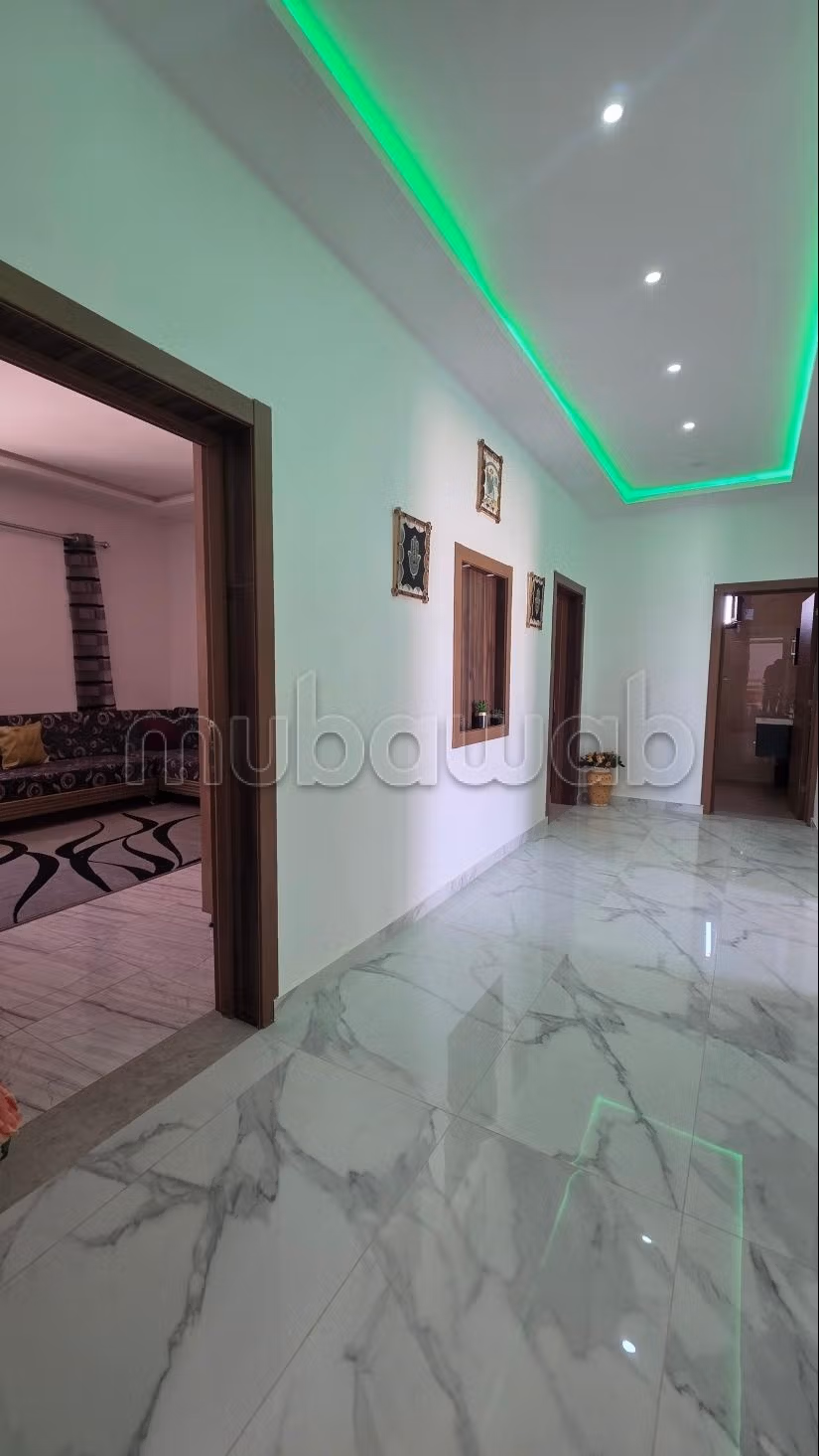 Location villa de haut standing à Midoun. Surface de 550 m². Climatisation et piscine