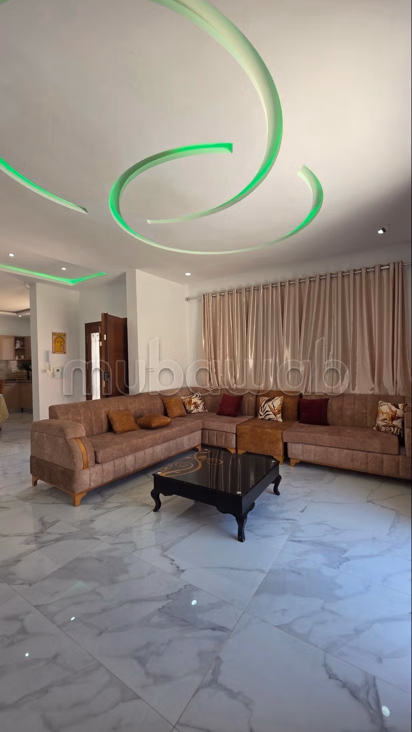 Location villa de haut standing à Midoun. Surface de 550 m². Climatisation et piscine