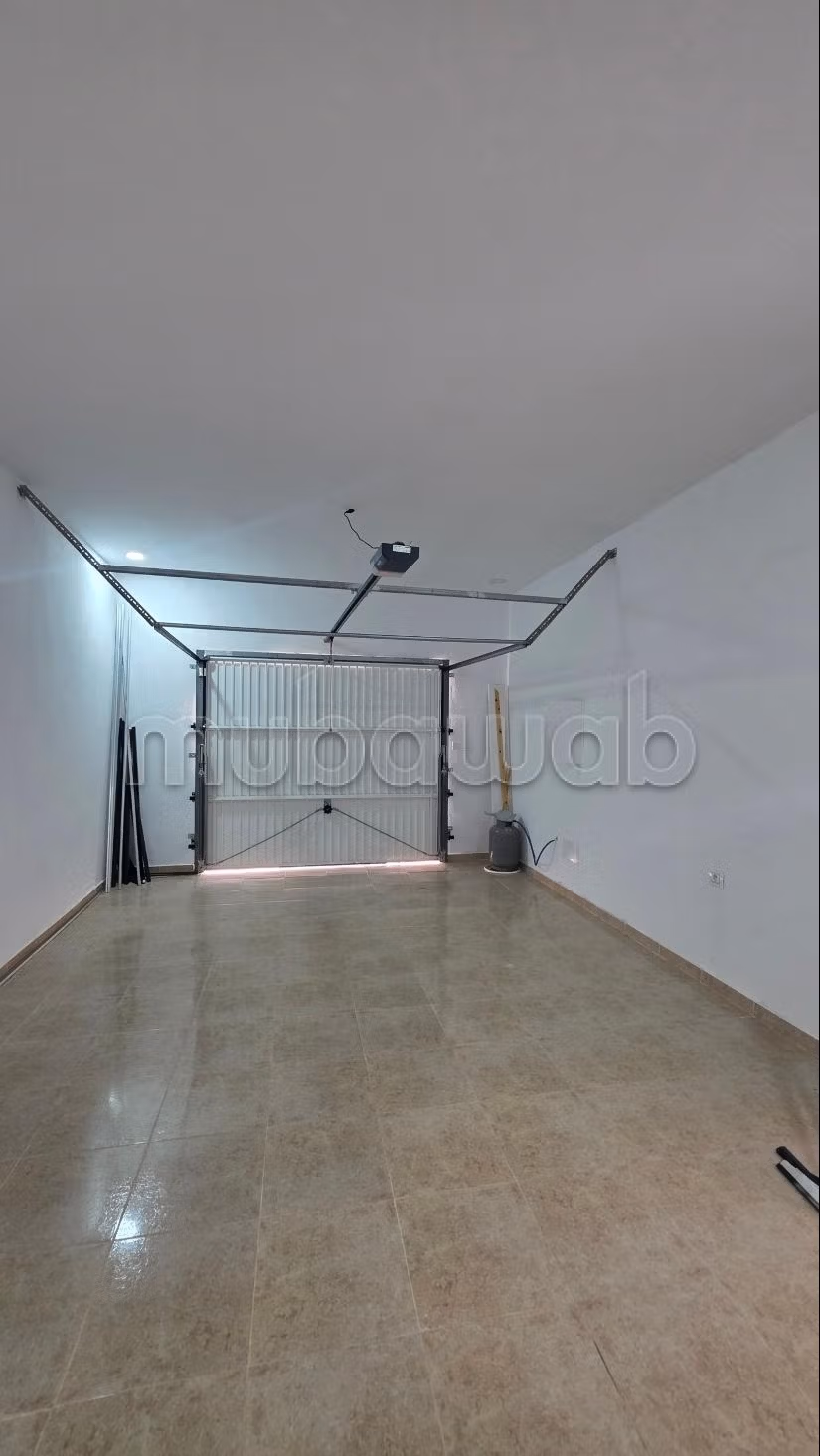 Location villa de haut standing à Midoun. Surface de 550 m². Climatisation et piscine