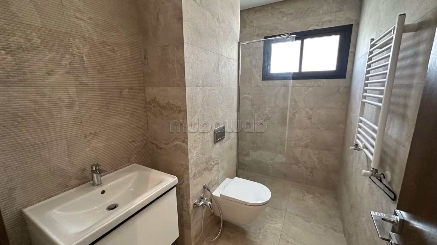 S1 avec un beau jardin a vendre