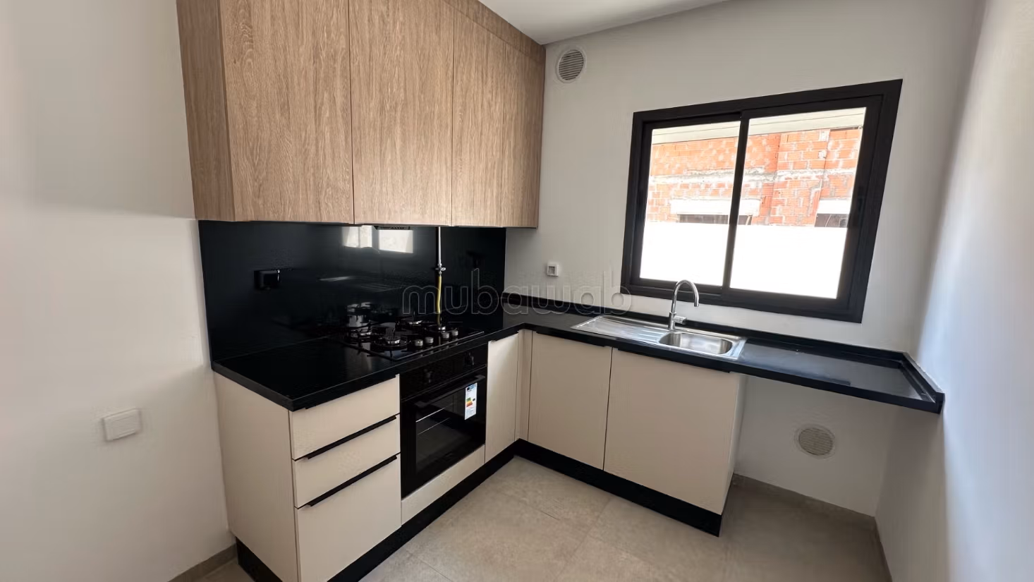 S1 avec un beau jardin a vendre