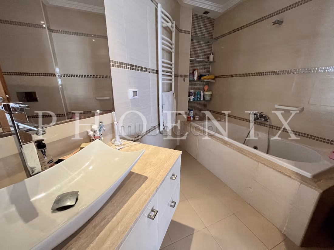 Penthouse S4 meublé avec piscine au lac 2