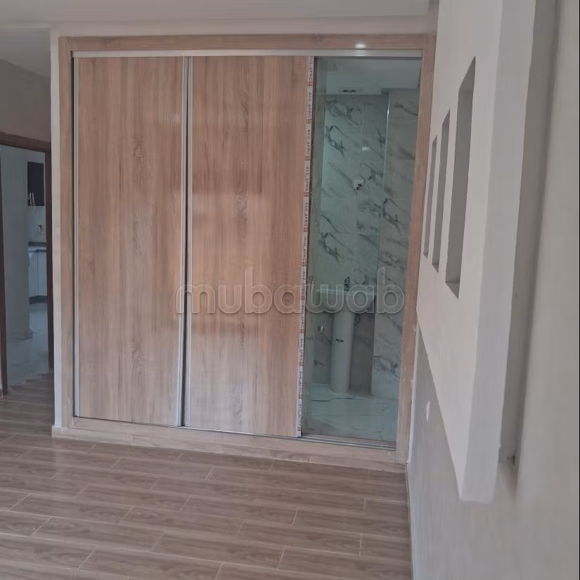 Apartamento en venta en Deroua. 3 habitaciones. Ascensor