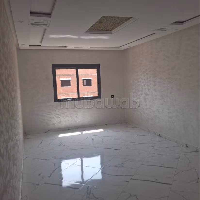 Apartamento en venta en Deroua. 3 habitaciones. Ascensor
