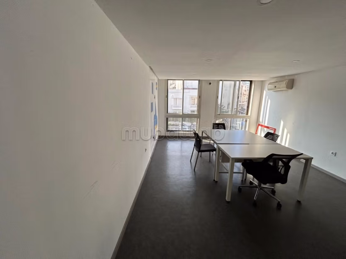 Edificio de oficinas 1450 m² Gauthier