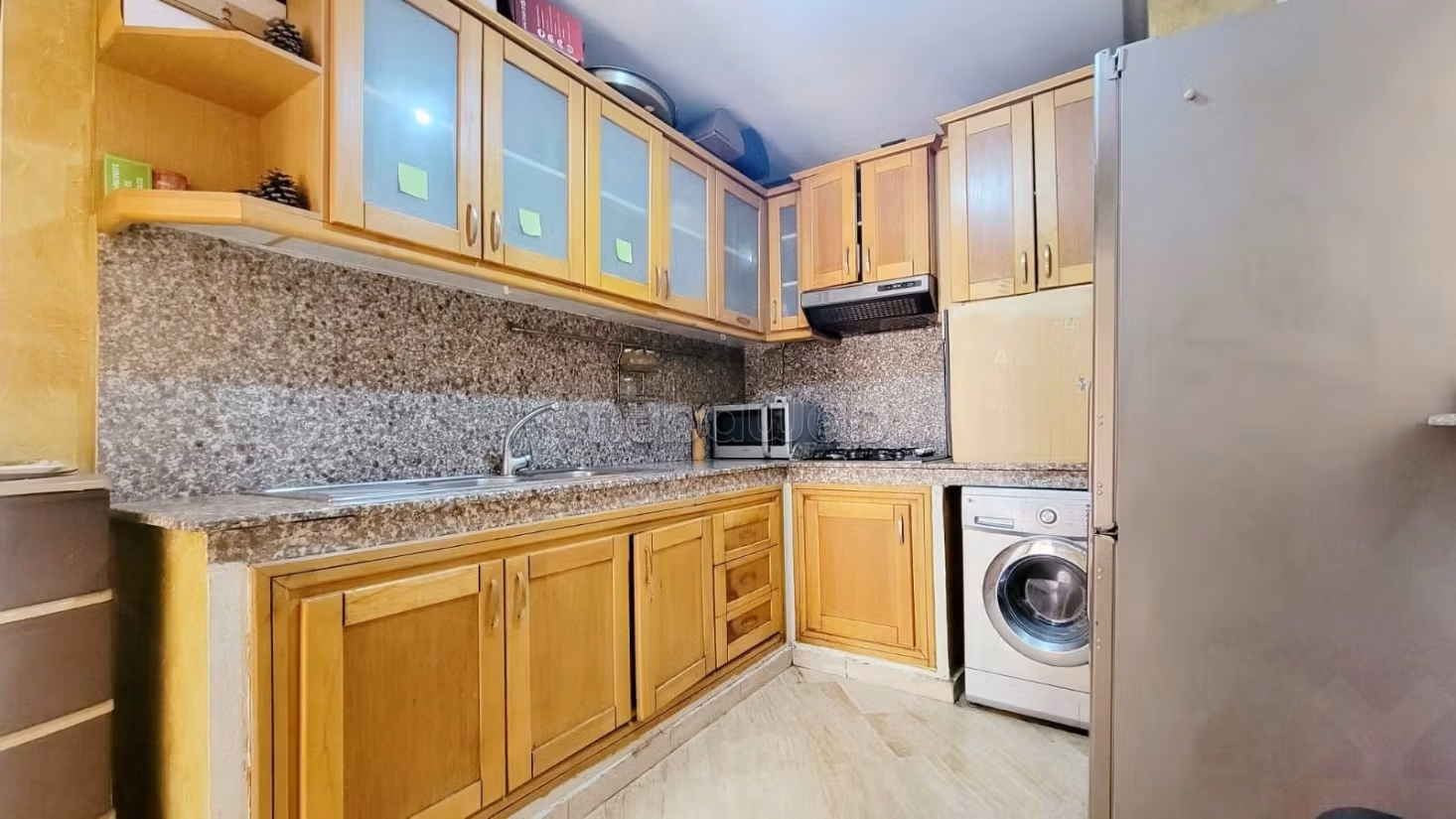 Appartement resisdence fermeé ave grand balcon — 4