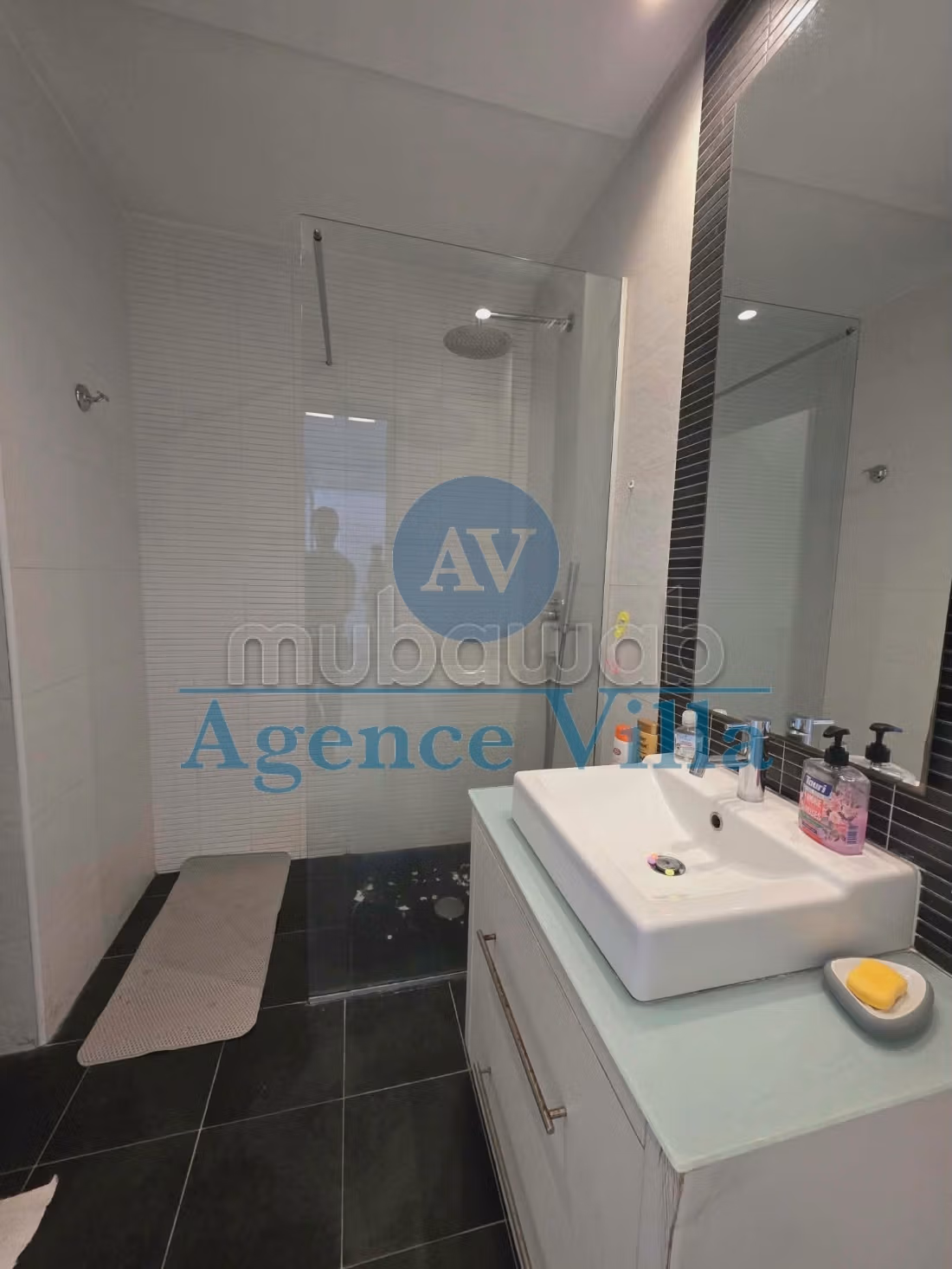 In affitto - Appartamento arredato 3 con vista lago