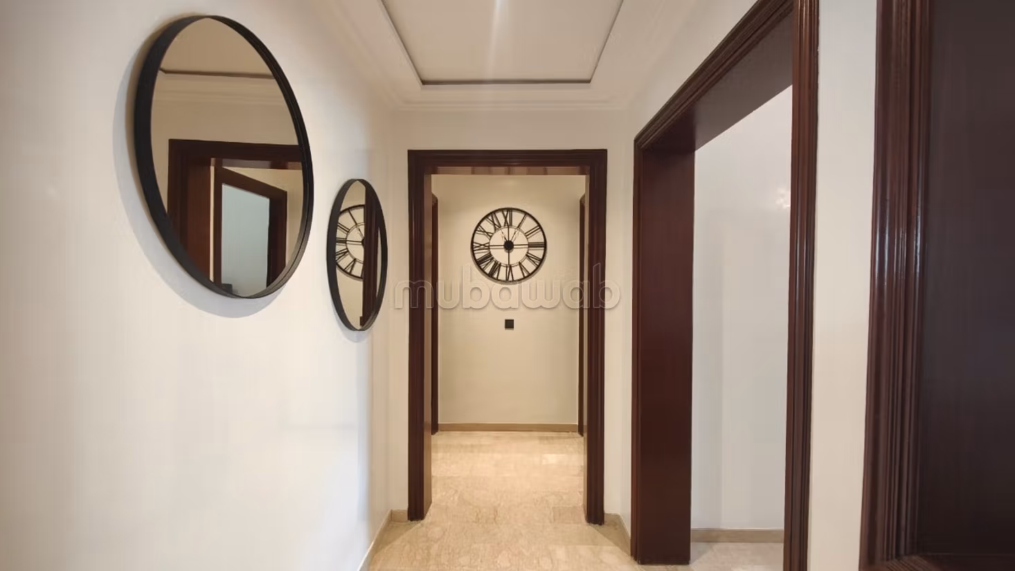 Appartement en location à Les princesses.
3 pièces confortables.
Bien meublé — 4