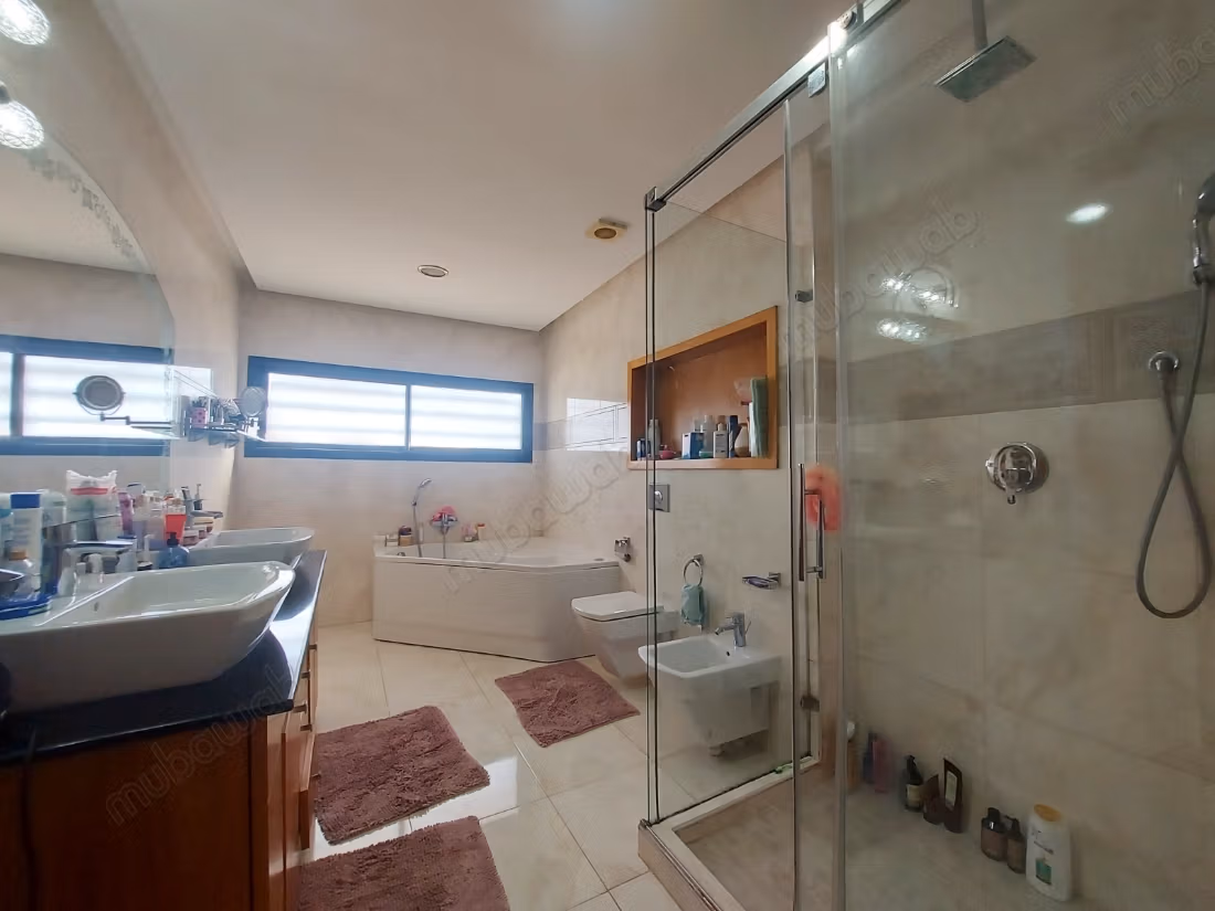 Villa bouskoura avec piscine