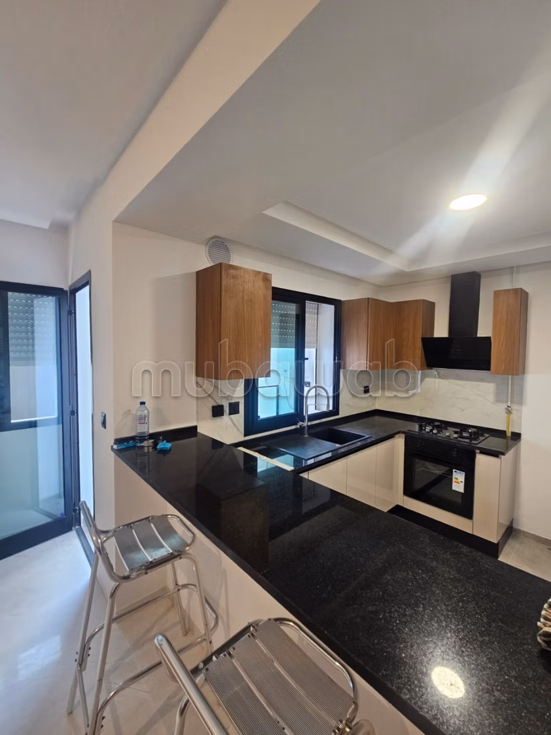 Appartement semi meublé à louer – Résidence Regali