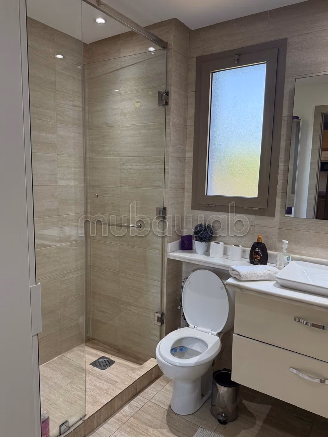 Très bel appartement pour une location saisonnière à Agdal. 4 pièces. Prestation de conciergerie, belle Piscine