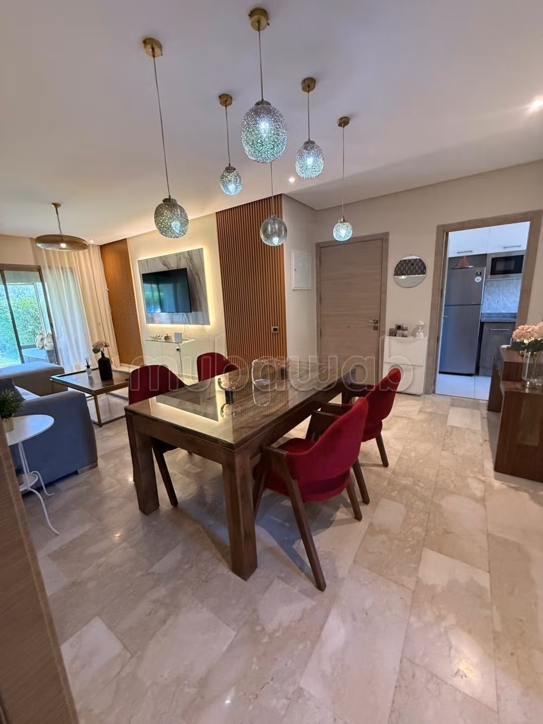 Très bel appartement pour une location saisonnière à Agdal. 4 pièces. Prestation de conciergerie, belle Piscine