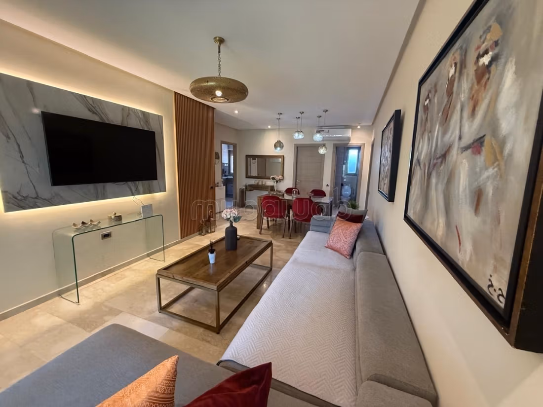 Très bel appartement pour une location saisonnière à Agdal. 4 pièces. Prestation de conciergerie, belle Piscine