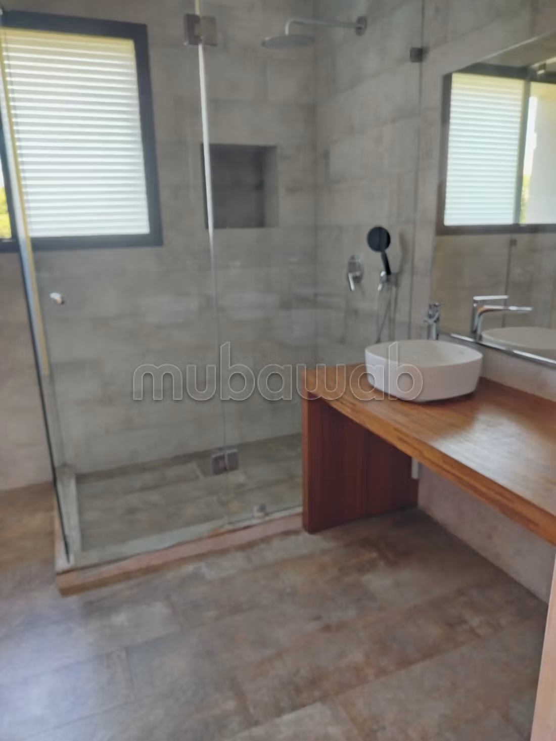Manifique Villa a la location vide a anfa 60000dh