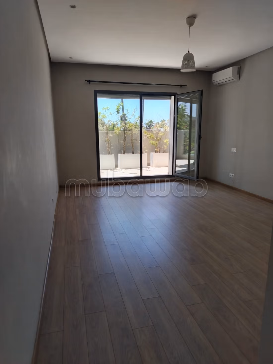 Manifique Villa a la location vide a anfa 60000dh