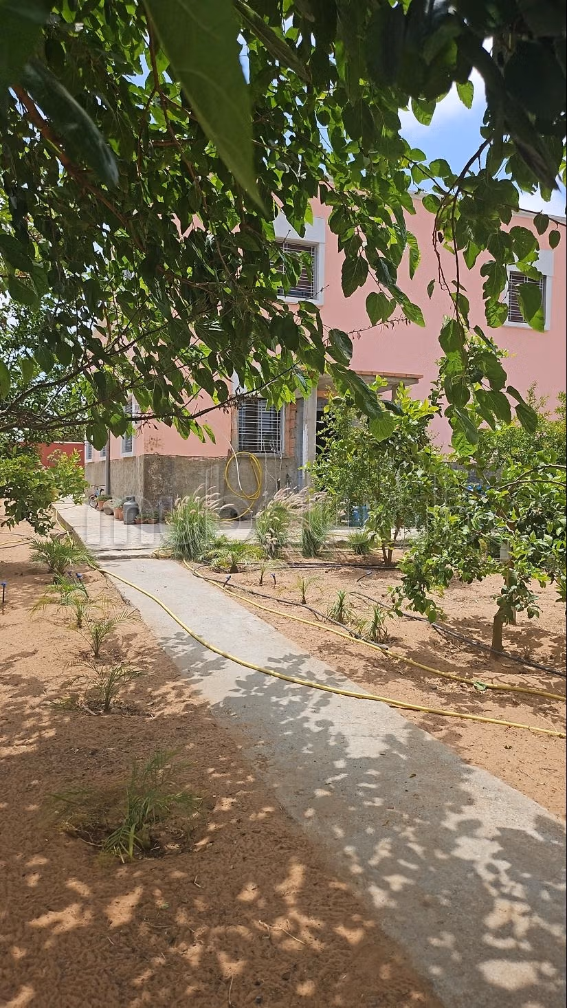 Granja en Al Aarjat