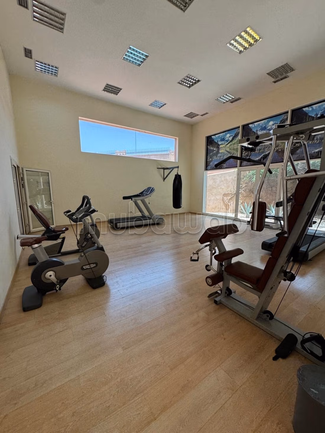 Superbe appartement à vendre à Agdal. 
2 chambres agréables. 
Piscine et service de Conciergerie — 6