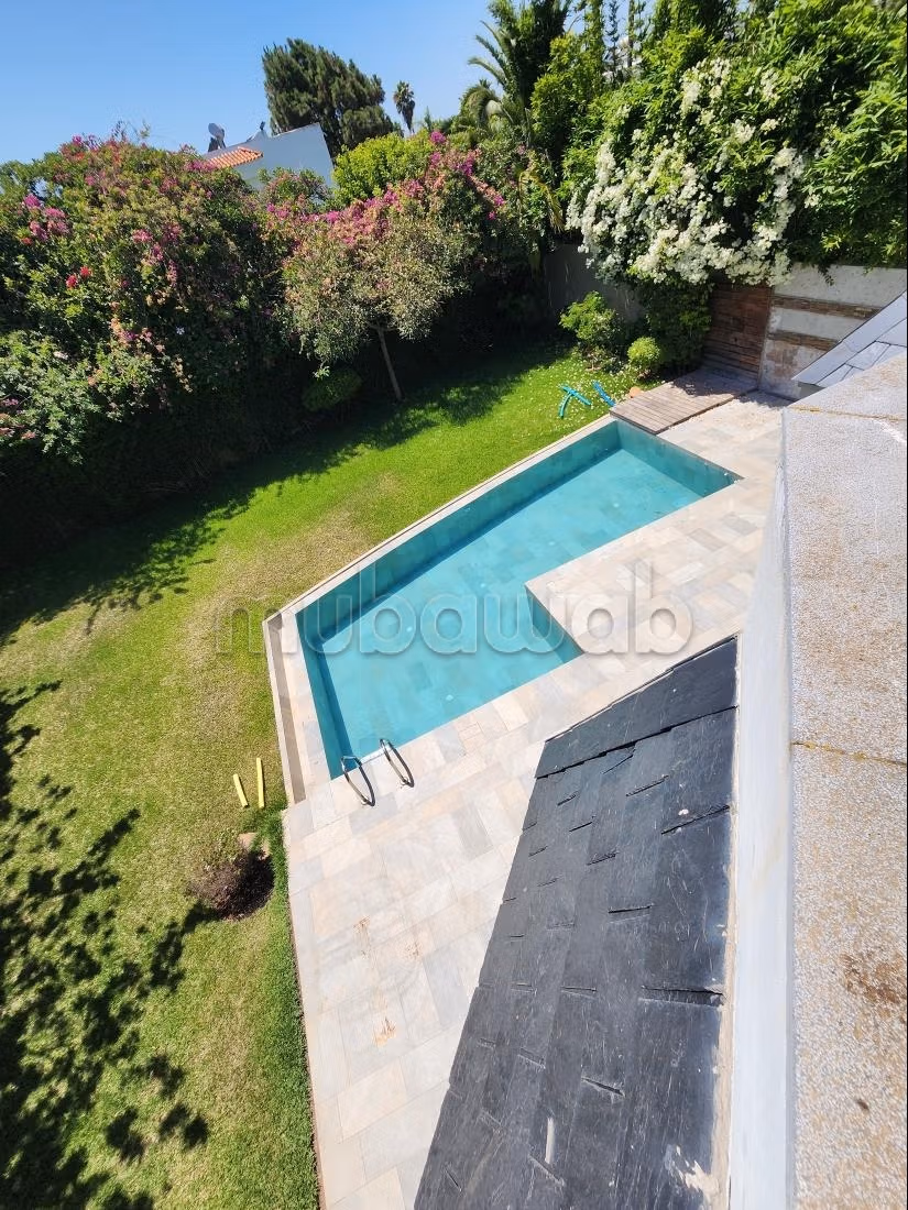 Luxury villa for rent in Ain Diab. 4 cozy bedrooms. Fireplace and air conditioning