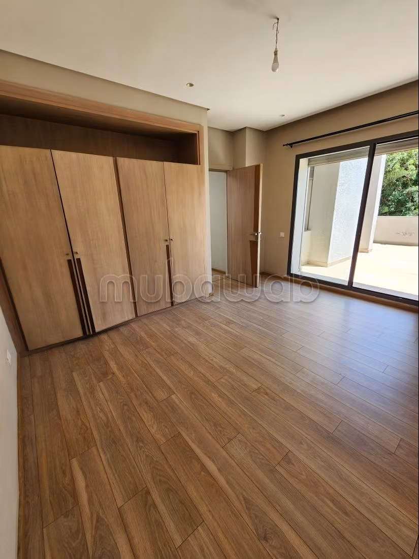 Luxury villa for rent in Ain Diab. 4 cozy bedrooms. Fireplace and air conditioning