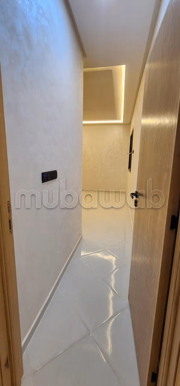Bonito apartamento en venta en Azrou. Superficie total de 100 m². Vista a las montañas, doble acristalamiento.