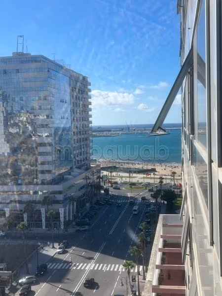 Appartement de vacances à louer à Tanger City Center. 4 grandes pièces. Vue mer imprenable, porte blindée