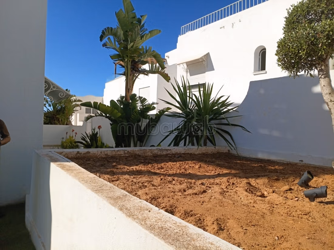 Triplex Contemporaneo Chic in Affitto a Gammarth