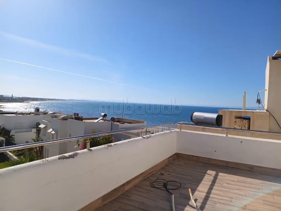Triplex Contemporaneo Chic in Affitto a Gammarth