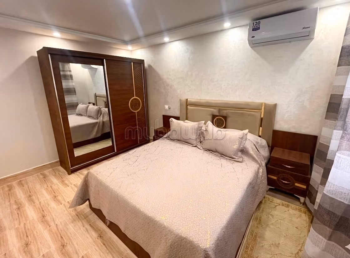Apartamento de vacaciones en alquiler en Drissia. 4 habitaciones grandes. Cocinera con horno