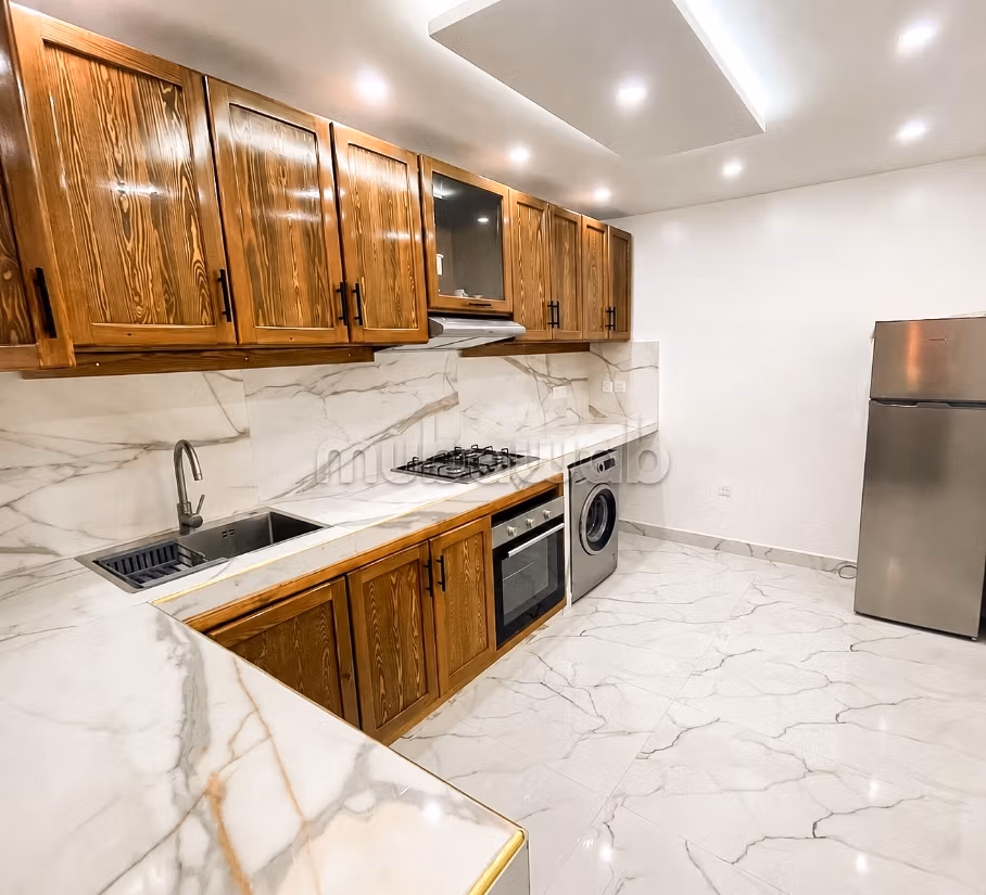 Apartamento de vacaciones en alquiler en Drissia. 4 habitaciones grandes. Cocinera con horno