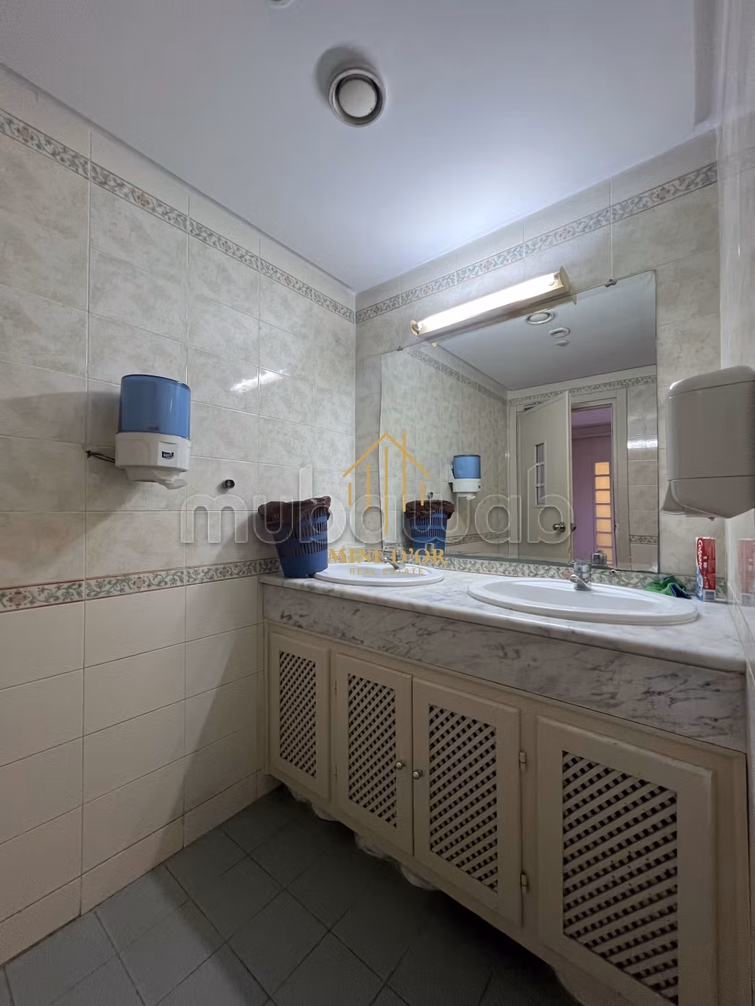 In vendita un piano di 475 m² al Centro Urbano Nord