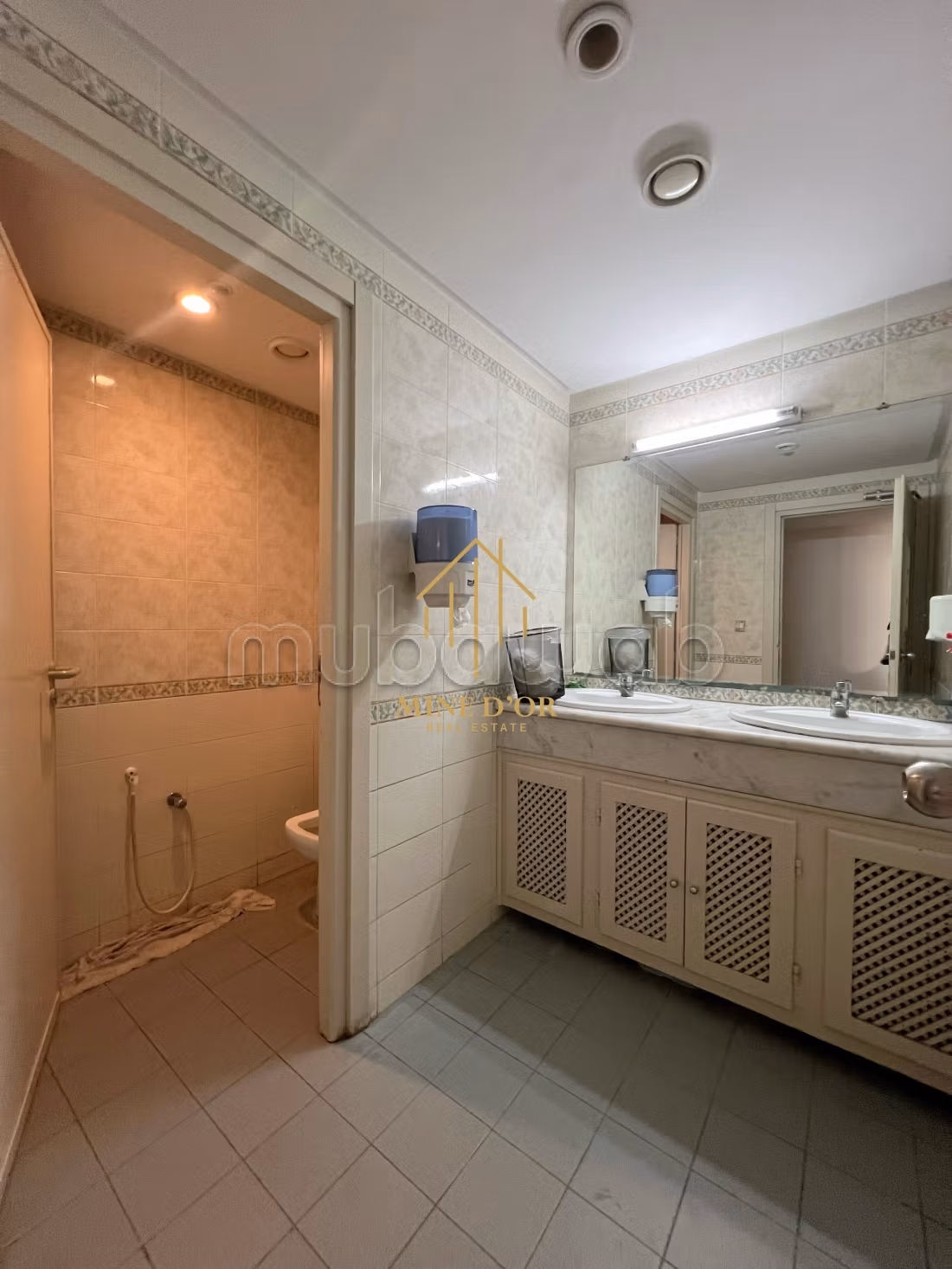 In vendita un piano di 475 m² al Centro Urbano Nord